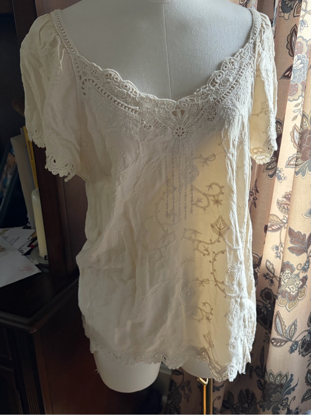 Democracy Cream Lace Scoop-Neck Boho Blouse